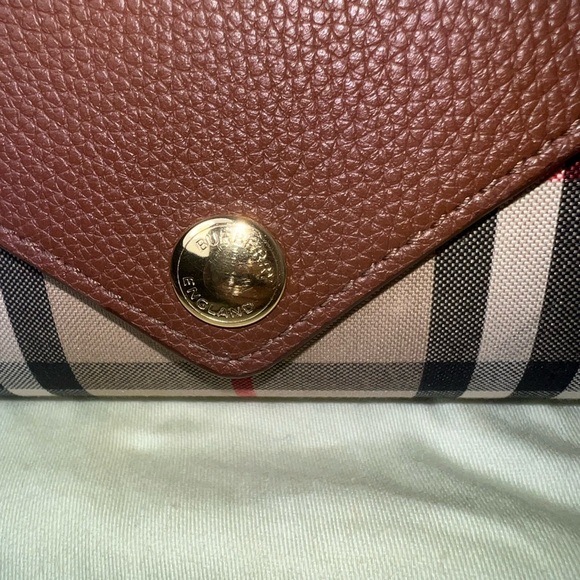 Burberry Hannah Envelope Wallet Handbag Shoulder Bag Strap Nova Check Leather - Picture 4 of 16